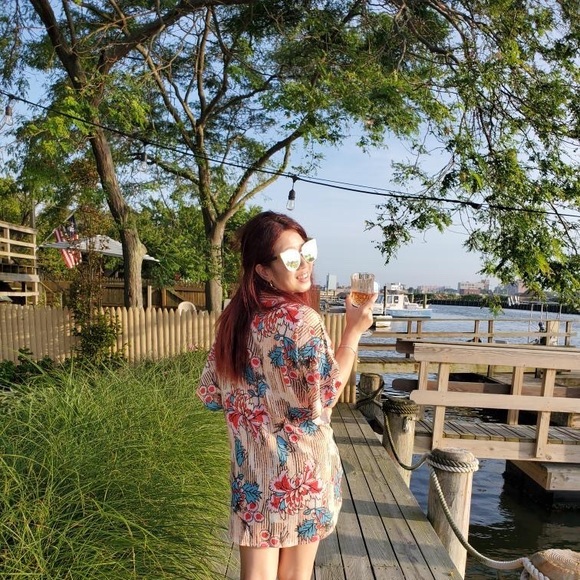 Meet your Posher, Jessica - Picture 2 of 2